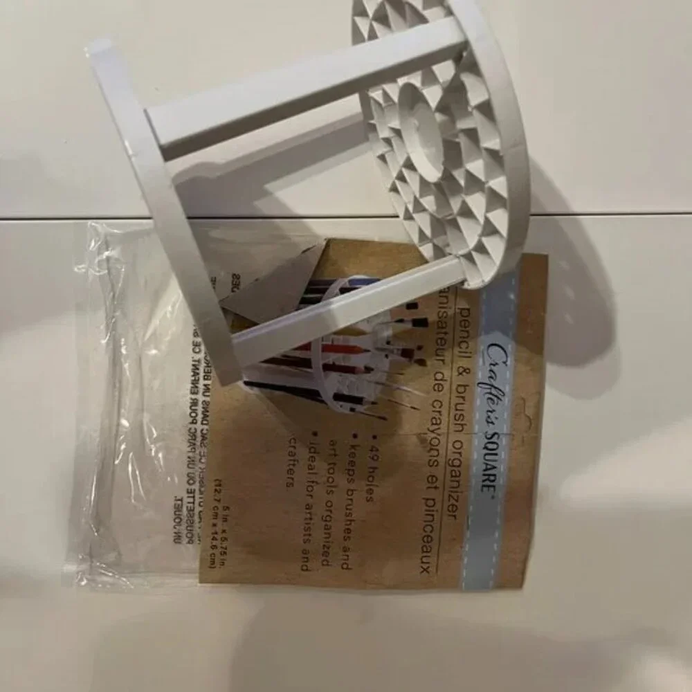 Paint Brush Holder  (LOT OF‎ 20!!!). Each Holds  49 Brushes (NEW)